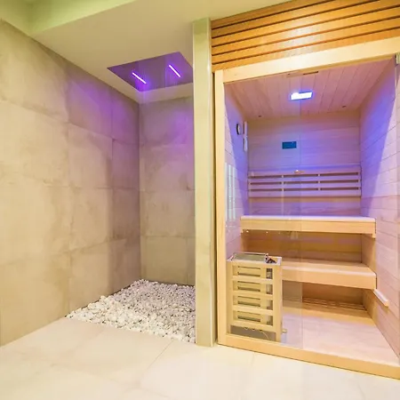 Holiday home 5 Bedroom In Trappeto
