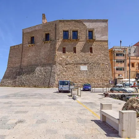 5 Bedroom In Сasa de vacaciones Trappeto (Sicily)